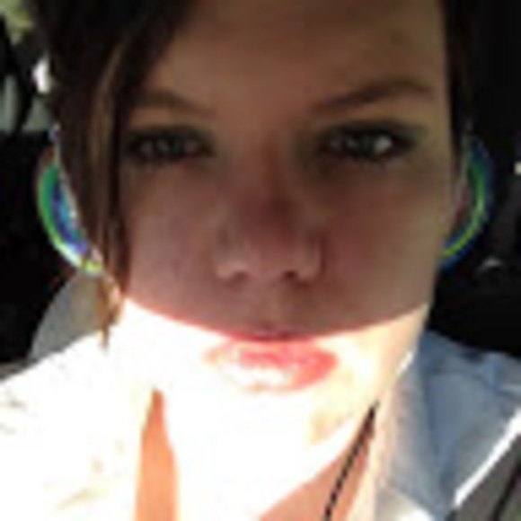 Meet your Posher, Madison - Picture 1 of 1